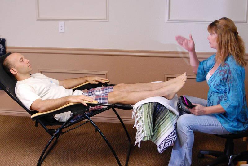 Sonya working with a client